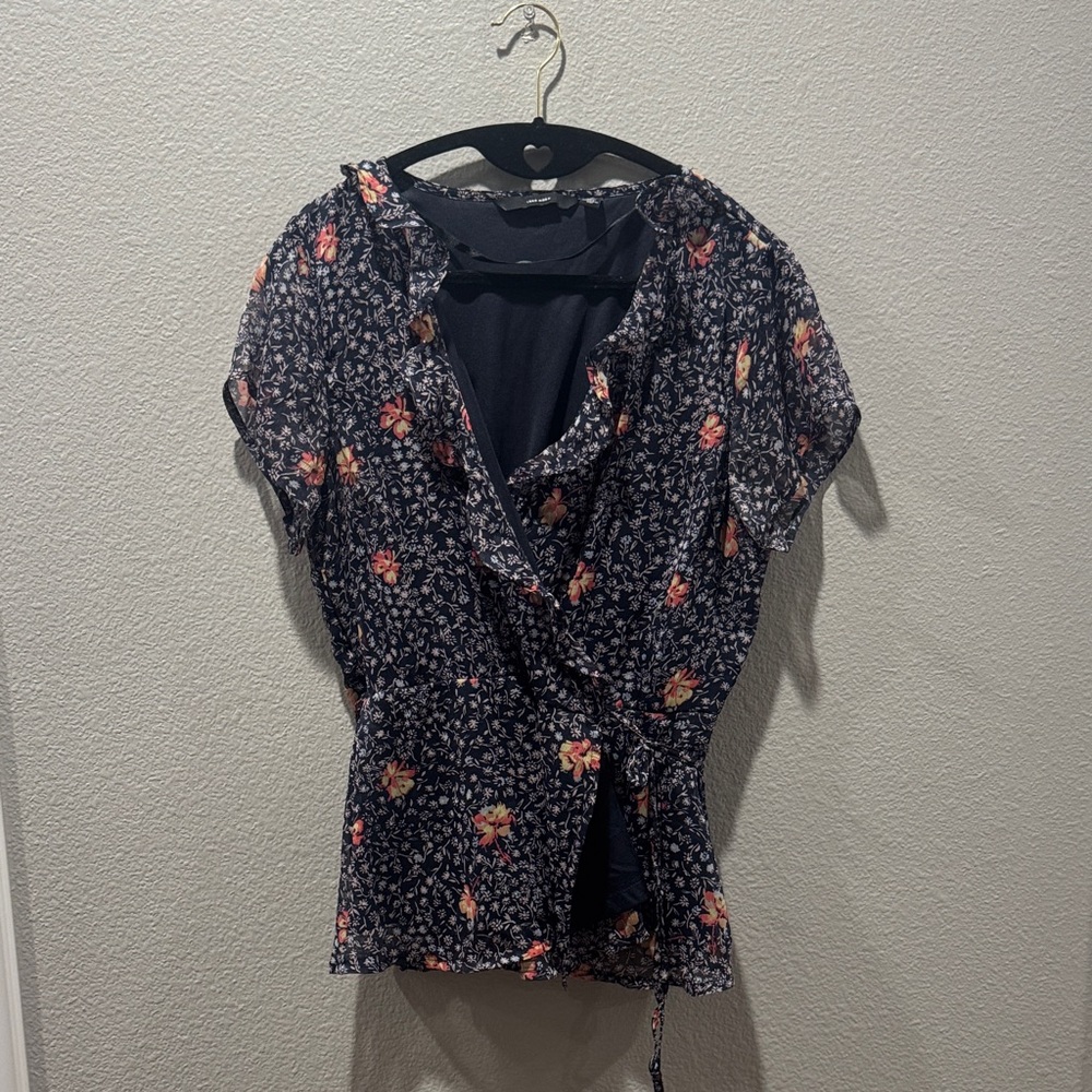 🌸 Vero Moda Floral Wrap Top – Black & Pink 🌸